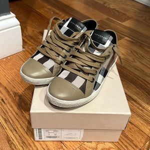 Burberry Women Sneakers